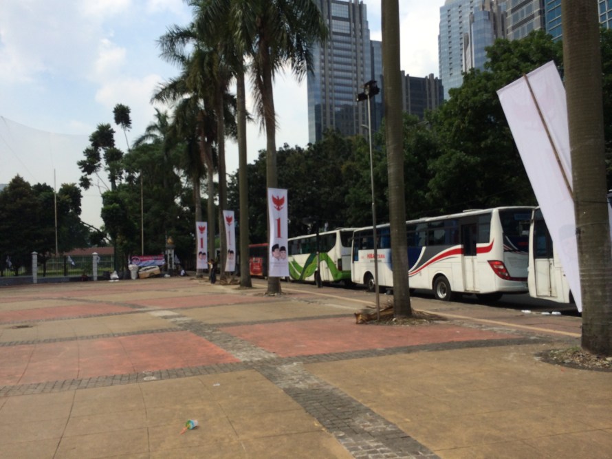 The busses used to transport attendees to the rally.